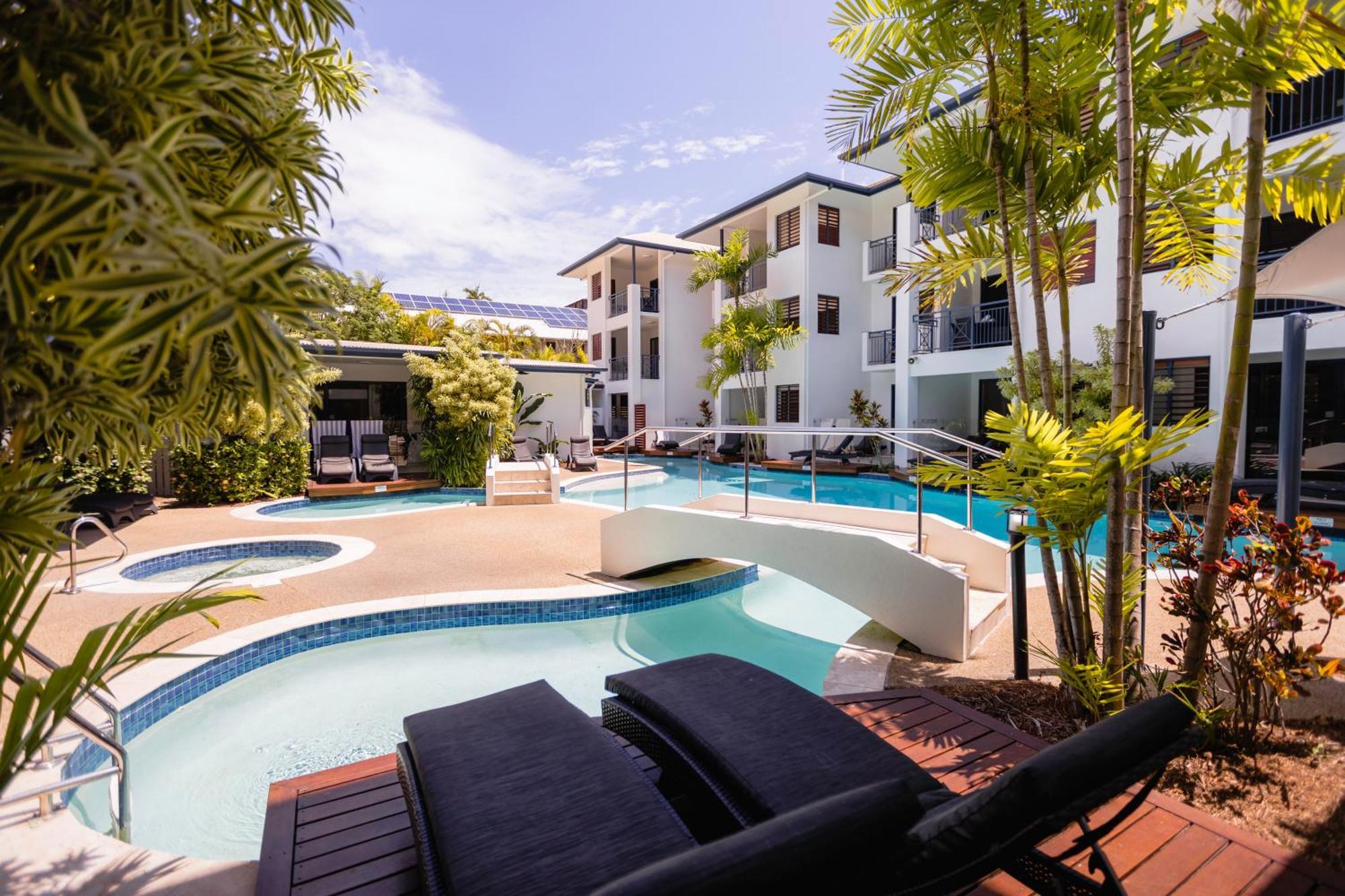 Meridian At Port Douglas - Adults Only Aparthotel Buitenkant foto